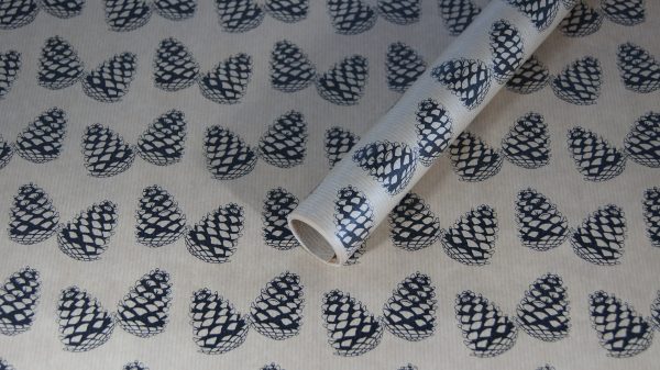 A4-1035 Pine cone gift wrap-1