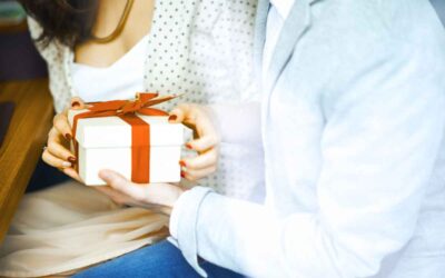 How to Choose a Christmas Gift That Feels Personal